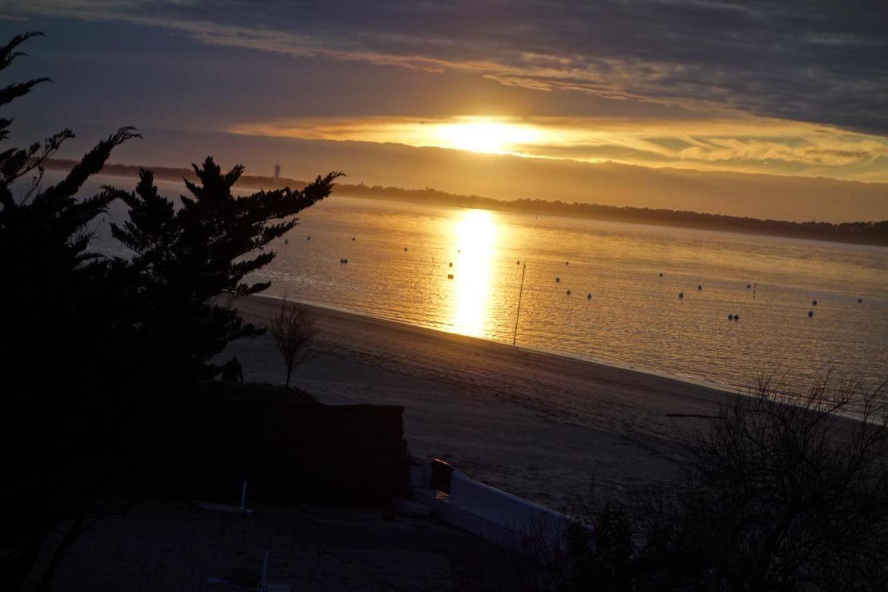 Appartement Arcachon Perreire Premiere Ligne Les Pieds Dans L Eau Vue Magnifique Sur Le Bassin Bagian luar foto